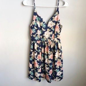 💫3/$12 Floral sundress size S